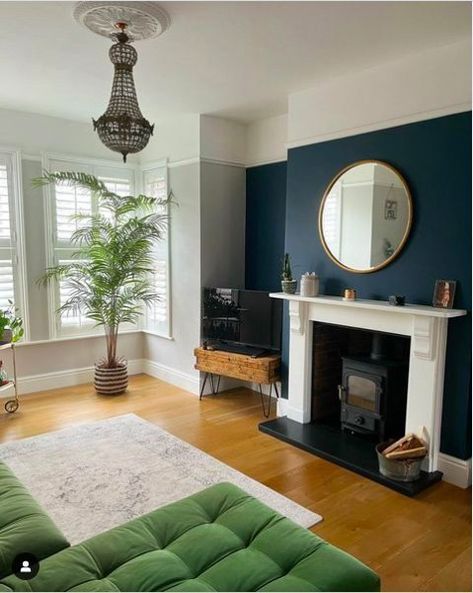 Farrow And Ball Living Room, Navy Living Rooms, Oval Room Blue, Victorian Living Room, Blue Living Room Decor, Living Room Decor Fireplace, Living Room Color Schemes, Cosy Living Room, Victorian House