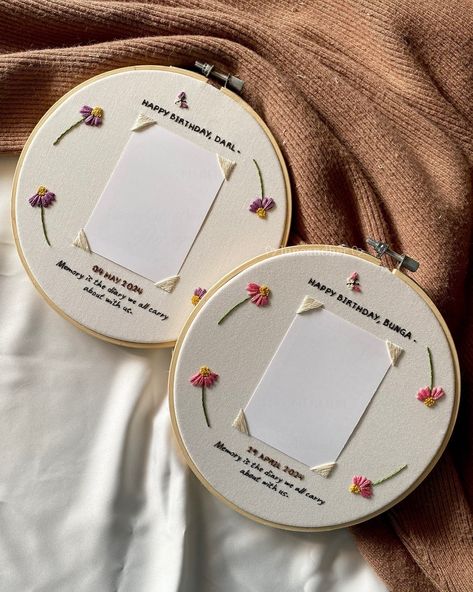 lune and her | Handcrafted Embroidery (@luneandher) • Instagram photos and videos Embroidery Gift Ideas Friends, Embroidery With Photo, Embroidered Photo Frames, Embroidery Polaroid Frame, Hoop Embroidery Ideas, Embroidery On Photos, Photo Embroidery Hoop, Polaroid Embroidery, Embroidery Photo Frame