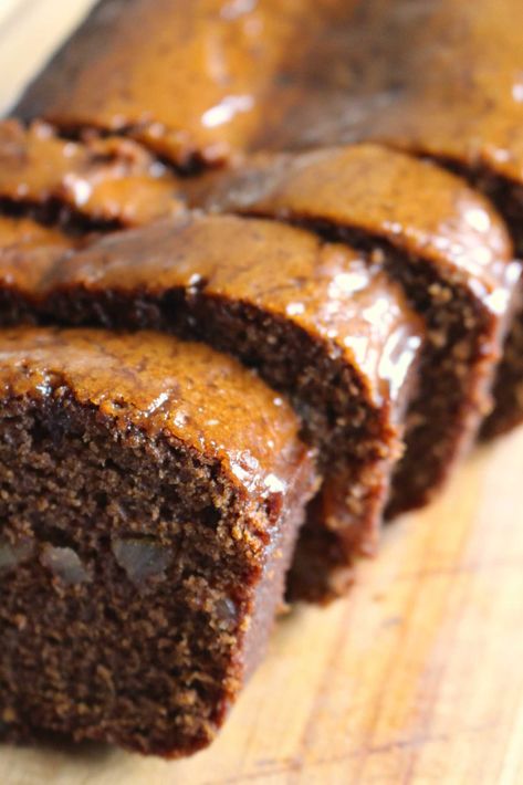 Sticky Jamaican Ginger Cake | 12 Tomatoes Sticky Jamaican Ginger Cake 12 Tomatoes, Jamaican Ginger Cake, Sticky Ginger Cake, Loaf Breads, Best Treats, Ginger Cake, Holiday Goodies, Candied Ginger, 12 Tomatoes