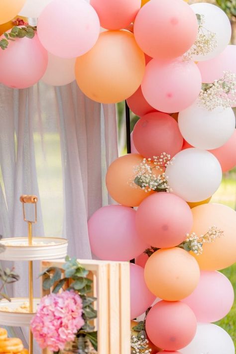 50th Balloon Arch, How To Make A Balloon Arch, Outdoor Balloon Arch, Floral Balloon Arch, Balloon Arch Backdrop, Diy Balloon Arch, Balloon Arch Diy, Mommy Things, Bridal Shower Inspo