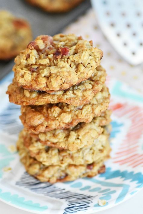 Pioneer Woman Breakfast Cookies, Breakfast Cookies With Bacon, Savory Breakfast Cookies, Coffee Cookies Recipe, Bacon Desserts, Bacon Cookies, Breakfast Favorites, Savory Dessert, Savory Oatmeal