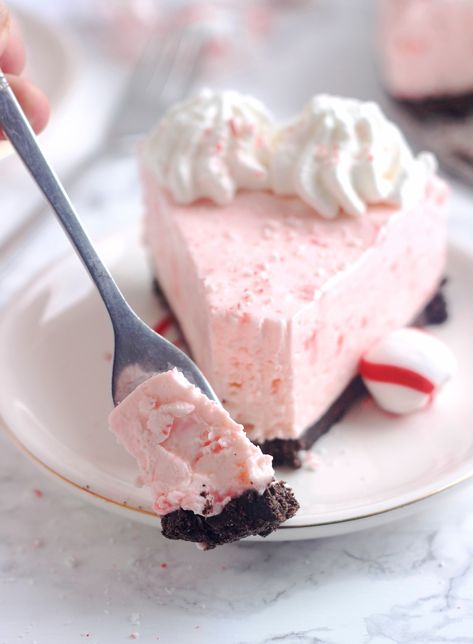 Frozen Peppermint Dessert, Peppermint Mousse, Peppermint Dessert, Mousse Pie, Oreo Crust, Melting White Chocolate, Unflavored Gelatin, Holiday Dinners, Mousse Recipes