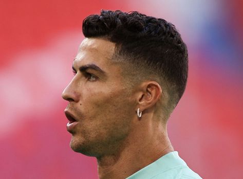 Ronaldo Short Haircut, Cr7 Hairstyle, Cr7 Haircut, Ronaldo Hairstyle, Ronaldo Young, Football Hairstyles, Cristiano Ronaldo Haircut, Ronaldo Images, Ronaldo Hair