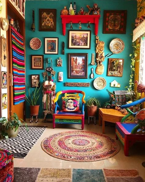 9 Beautiful Boho Wall Decor Ideas • One Brick At A Time Boho Wall Decor Ideas, Vacation House Decor, Estilo Kitsch, Mexican Interior Design, Mexican Interiors, Mexican Home Decor, Interior Vintage, Mexican Home, Stil Boho