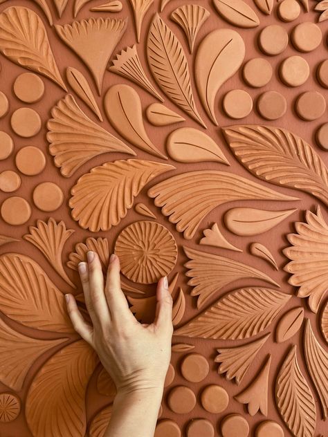 Crazy Ceramics, Mandala Making, Decorative Canvas, Antique Trunk, Cerámica Ideas, Handmade Tile, Ceramic Wall Art, Clay Wall, Marble Wallpaper