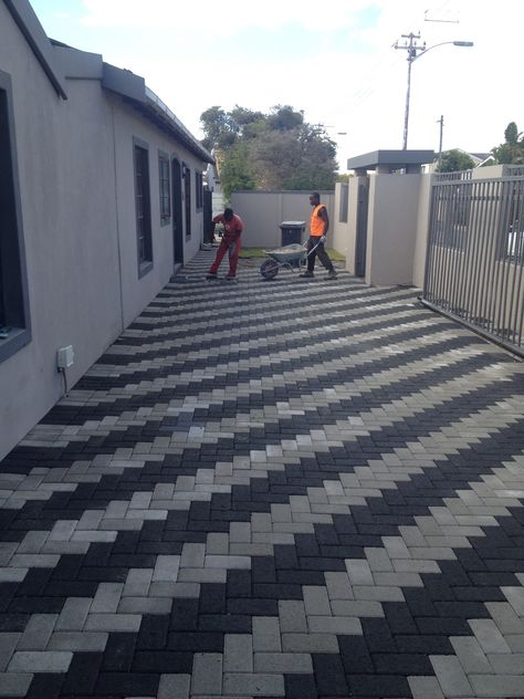 Install paving stones by the best pavers in Cape Town Bricks Flooring Outdoor, Parking Flooring, Outdoor Tiles Floor, Indian House Design, Pavement Design, Paver Blocks, Paving Ideas, Architecture Design Process, Paver Designs