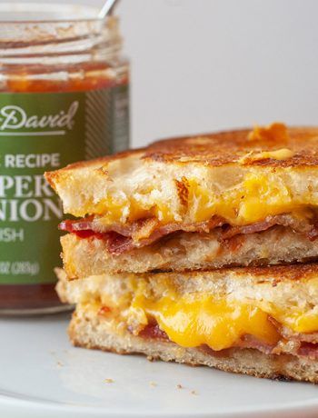 Bacon Grilled Cheese Recipes, Mango Strawberry Smoothie, Strawberry Smoothie Recipe, Cheese Game, Strawberry Mango Smoothie, Grilled Cheese Recipe, Bacon Grilled Cheese, Smoothie Recipes Strawberry, Relish Recipes