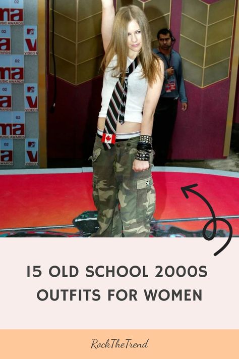 Woman in a white tank top, tie, and camouflage pants at a music award event. Text reads "15 Old School 2000s Outfits for Women". 2006 High School Fashion, 2000s Concert Outfit Ideas, 2000s Attire, Fashion From The 2000s, 2008 High School Fashion, How To Dress Like The 2000s, Jennifer Aniston 2000s Outfits, 2000 Throwback Outfit, 2000s Women Outfits