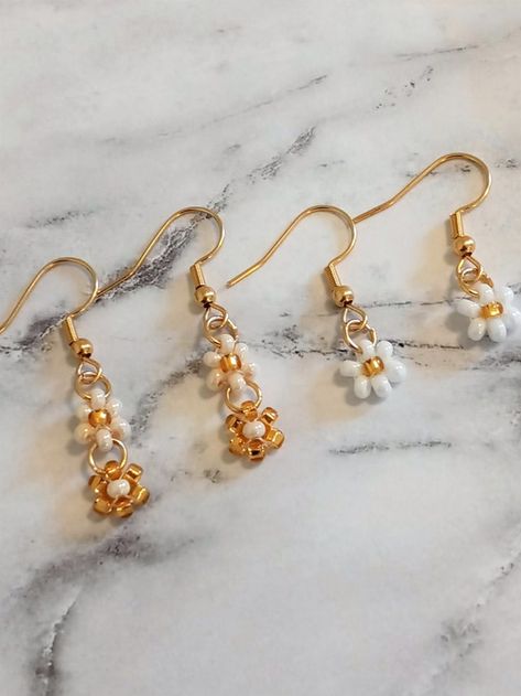 LizardLys - Etsy Canada Diy Earrings Pearl, Diy Pearl Earrings, Beaded Flower Earrings, Pretty Body, Beaded Daisy, Body Decor, Flower Earrings Gold, Gold Bead Earrings, Handmade Earrings Beaded