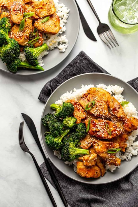 Honey Soy Chicken and Rice Chicken Thighs With Rice, Pan Sauce For Chicken, Honey Soy Chicken Thighs, Pan Fried Chicken Breast, Honey Soy Chicken, Soy Sauce Chicken, Chicken Broccoli Rice, Baked Ziti Recipe, Soy Chicken