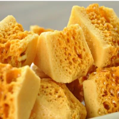 Sponge Toffee Recipe, Seafoam Candy Recipe, Seafoam Candy, Sponge Toffee, Honeycomb Recipe, Honeycomb Candy, Toffee Candy, Toffee Recipe, Puff Recipe