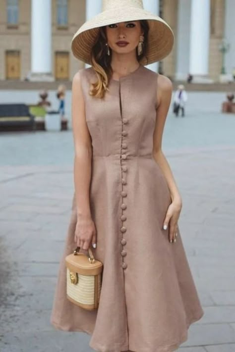 15 Inspirações para vestir no dia de Natal Áo Blu, Chique Outfits, Mode Casual, Mode Inspiration, Classy Dress, Elegant Outfit, A Dress, Simple Dresses, Modest Fashion