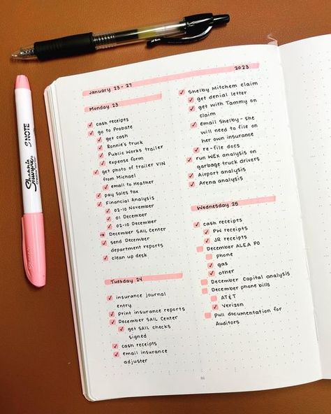 Cassie on Instagram: "Sometimes you just need to pull out a notebook. Truth be told, I pre-planned the week in work planner and didn’t like it so I’m substituting with this. Still like it though! + planner: @bulletjournal @leuchtturm1917 + pen: @pilotpenusa 0.38 + highlighter: @sharpie S-Note #workplanner #workplannerwednesday #workbujo #2023planner #plannercommunity #planneraddict #dailyplanner #minimalistplanner #minimalistplanning #minimalplanner #minimalplanning #handwriting #functionalpl How To Organize My Notebook, To Do Notebook Ideas, Study Plan Journal, How To Organize Notebooks, Diy Weekly Planner Notebook, Journal Planning Ideas, Planer Printable Free, Take A Note Planner, Small Planner Ideas