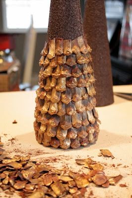 Sweet Something Designs: Pinecone Topiary Pine One Trees, Pine Cone Christmas Trees, Pine Cone Trees Diy, Fall Cone Tree, Large Pinecones Ideas, Large Pinecone Crafts, Pinecone Topiary, Pine Cone Trees, Pinecone Trees