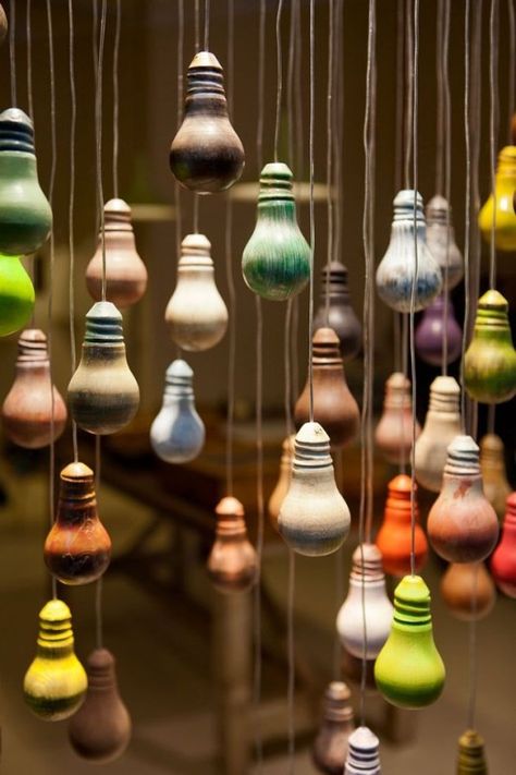 This list of ways to reuse and upcycle light bulbs will make you think twice before you throw anything away! Light Bulb Crafts, Painted Light Bulbs, Fishing Wire, Decoration Vitrine, Church Stage Design, Youth Room, Store Window, Milan Design, Store Displays