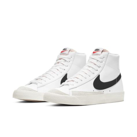 Show the Layering Legend, Gameday GOAT, and Yoga Poser on your list that you care. Gift Nike this season. Shoes Nike Blazer, Blazer Mid 77 Vintage, Black Basketball Shoes, White Basketball Shoes, Dr Shoes, Nike Shoes Girls, Preppy Shoes, Basket Noir, Nike Blazer Mid 77