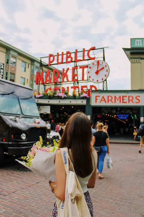 Seattle Vibes Aesthetic, Seattle Pictures Instagram, Seattle Inspo Pics, Vancouver Photo Ideas, Seattle Public Market, Space Needle Photo Ideas, Seattle Summer Aesthetic, Seattle Photo Ideas, Seattle Instagram Pictures