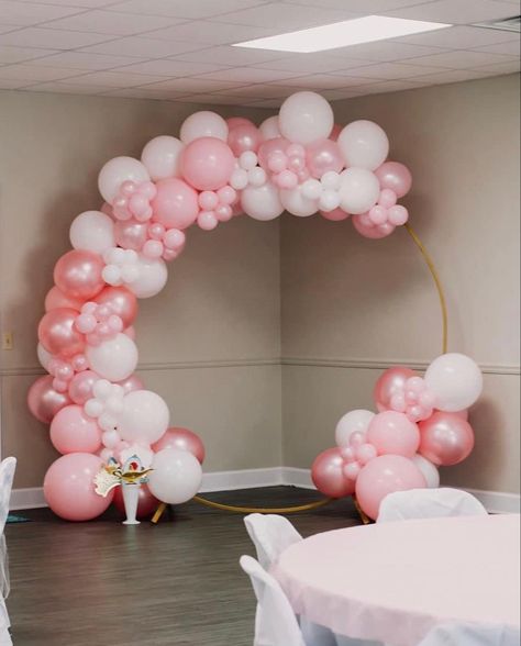 Pink And White Balloon Arch Birthday, Pink White And Rose Gold Balloon Garland, Pink And Rose Gold Balloon Arch, Pink Round Balloon Arch, Balloon Garland Pink And White, Soft Pink Balloon Arch, Ring Stand Balloon Decor, Balloon Arch 16 Birthday, Pink Balloon Circle Arch