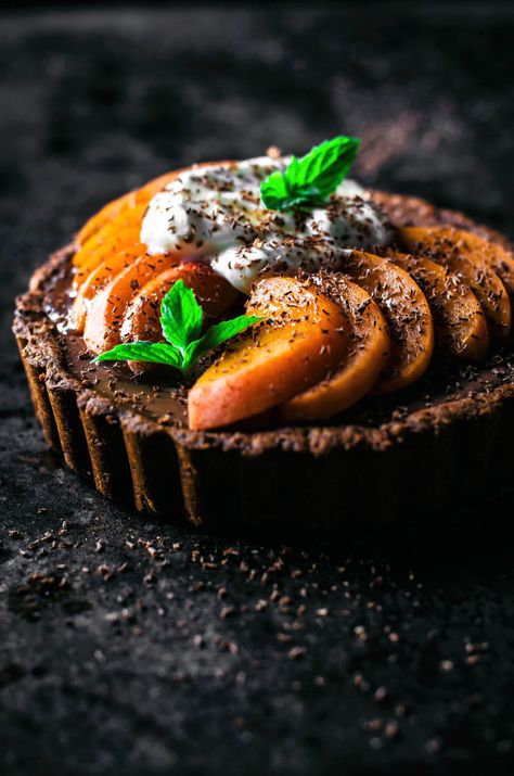 These easy vegan chocolate tarts are made with a gluten free oat and almond base and topped with sweet, summery apricots for a beautiful & simple dessert. The easy press-in base and quick ganache filling makes for a low stress treat. #vegan #summer #chocolate #dairyfree #eggfree #tarts Vegan Tart, Apricot Tart, Vegan Chocolate Recipes, Chocolate Tarts, Pie And Tart, Healthy Chocolate Recipes, Eggs Recipes, Vegan Pie, Healthy Summer Recipes