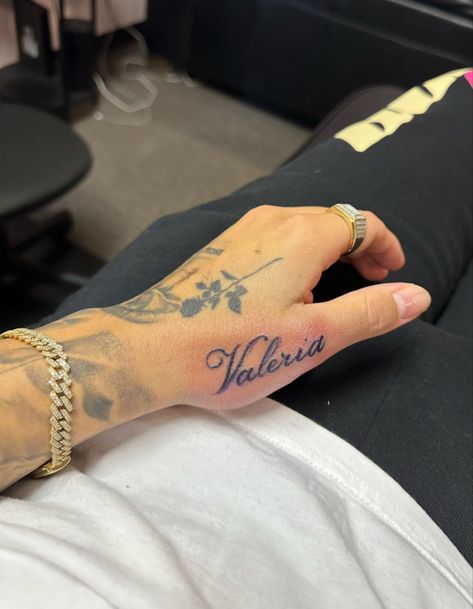 Name Tattoo On Hand, Matching Bff Tattoos, Side Hand Tattoos, Taboo Tattoo, Baby Tattoo Designs, Baby Name Tattoos, Names Tattoos For Men, Left Handed People, Cute Hand Tattoos