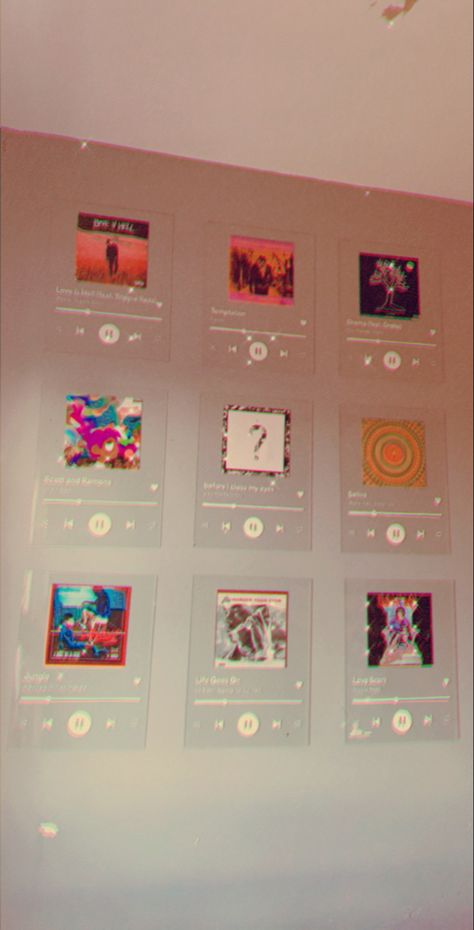 Room decor, room ideas, album covers, glass, artsy Room Ideas Aesthetic Album Covers, Room Decoration Diy Aesthetic, Album Covers Decor, Volleyball Locker Decorations Diy, Album Covers Room Decor, Glass Album Cover Diy, Bedroom Ideas Artsy, Room Decor Ideas Bedroom Aesthetic, Room Decor Album Covers