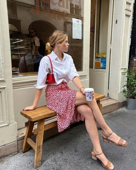 Paris Fashion Summer, Parisian Style Summer, Paris Summer Outfits, France Outfits, Parisian Summer, Style Parisienne, Parisienne Chic, Summer Style Guide, Cool Summer Outfits