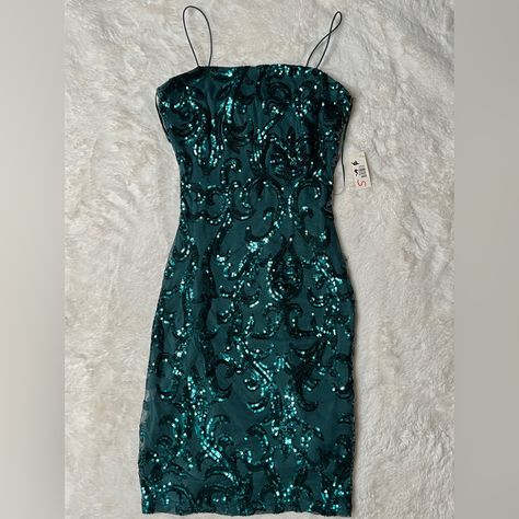 Reposhing This Item I Purchased From @Emolistyle. Size Small. It's Gorgeous And Form Fitting, Just Went With Another Dress! Questions? Leave A Comment Below! Dark Green Sparkly Hoco Dress, Hoco Dresses Mascarade, Hoco Dresses Tight Emerald Green, Hoco Dress Inspo Green, Dark Green Sequin Dress, Hoco Dresses Tight Green, Homecoming Dresses Emerald Green, Prom Dresses 2024 Green, Green Grad Dresses Grade 8