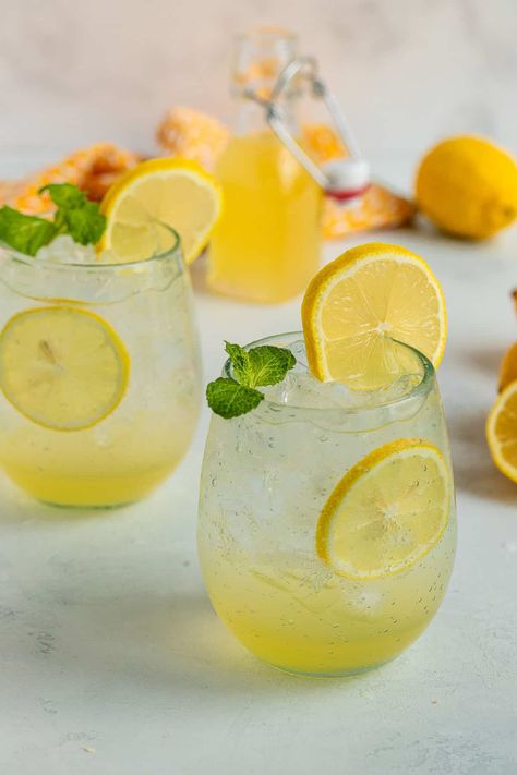 Lemon Soda - Bakes by Brown Sugar Lemon Soda Recipe, Cherry Pie Bars, Citrus Drinks, Choux Buns, Lemon Shortbread Cookies, Lemon Soda, Apple Puff Pastry, Apple Cinnamon Rolls, Homemade Soda