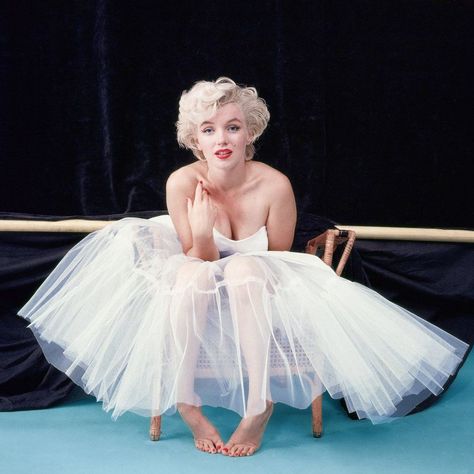 Red Veil, Milton Greene, Marilyn Monroe Quotes, Gentlemen Prefer Blondes, Celebrity Photographers, Marilyn Monroe Photos, London Today, Ballet Tutu, Norma Jeane