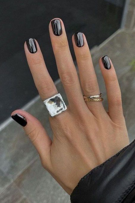 Midnight Chrome Short Nails Metallic Gel Nails Short, Short Mirror Nails, Short Chrome Nails Fall, Short Sns Nails Fall, Short Nail Colour Ideas, Black Polish With Chrome, Charcoal Grey Chrome Nails, Chrome Black Nails Designs, New Year Winter Nails