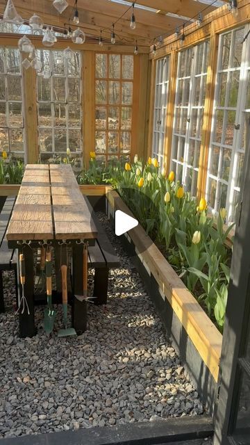 Gazebo Greenhouse Diy, Greenhouse Attached To Shed, Leanto Greenhouse Ideas, Cute Greenhouse Ideas, Invernaderos Ideas, Green House Ideas Interior, Diy Greenhouse With Old Windows, Small Greenhouse Interiors, Greenhouse Decorating Ideas