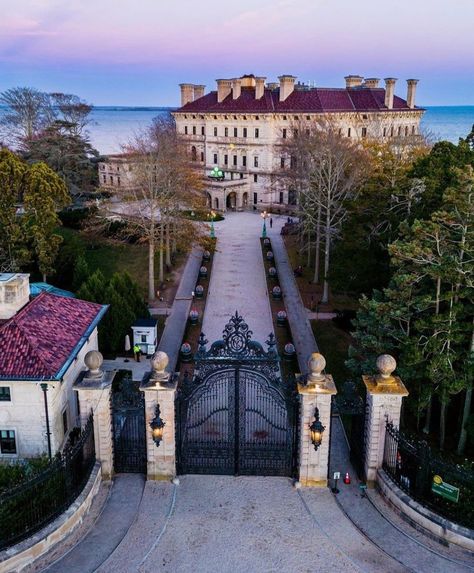 The Breakers Mansion, Wealthy Wedding, Breakers Mansion, The Breakers Newport, Newport Mansions, American Mansions, Salve Regina, Vanderbilt Mansions, Cottage Lake