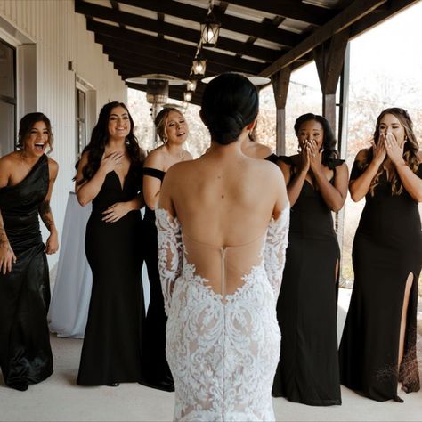 Slick Bun Wedding, Bridesmaid Reveal, Bride Reveal, Bridesmaid First Look, Wedding Photography Poses Bridal Party, Bridesmaids First Look, Before Wedding Pictures, Wedding Dress Reveal, Bride And Bridesmaid Pictures