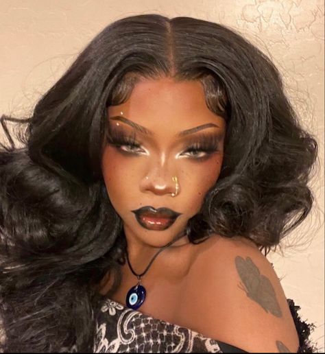 Black Woman Makeup Aesthetic, Atl Make Up, Black Alt Makeup Looks, Vampire Make Up Black Women, Halloween Hair Black Women, Vampire Makeup Halloween Black Women, Brown Edgy Outfit, Black Goth Makeup Looks, Cat Makeup Black Women