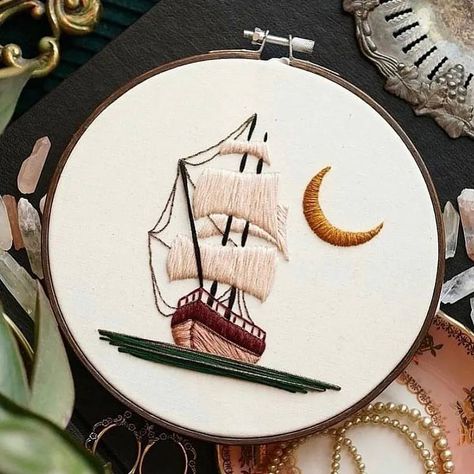 The Black Pearl, Beginner Embroidery, Diy Embroidery Patterns, Hand Embroidery Projects, Pola Sulam, Hand Embroidery Design Patterns, 자수 디자인, Hand Embroidery Art, Hand Embroidery Design