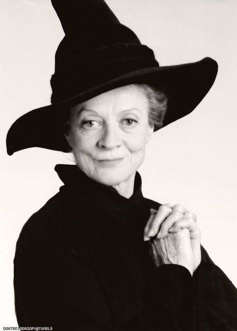 Minerva Once And Future, Minerva Mcgonagall, Maggie Smith, Judi Dench, Lady Mary, Harry Potter Film, Harry Potter Cast, Harry Potter Love, Wizarding World Of Harry Potter