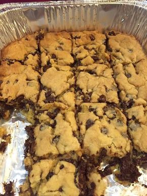 Lazy Chocolate Chip Cookie Bars Lazy Chocolate Chip Cookie Bars, Lazy Cake Cookies, Lazy Cake, Chocolate Chip Bars, Chocolate Chip Cookie Cake, Easy Chocolate Chip Cookies, Chocolate Chip Cookie Bars, Cookie Bar Recipes, Cake Mix Recipes