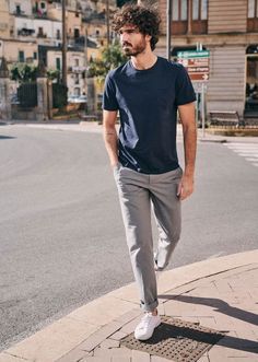 Contrast Outfit, Fashion Outfits Men, Classy Outfits Men, Mens Casual Outfits Summer, Men Fashion Casual Shirts, Mens Casual Dress Outfits, Fall Outfits Men, Mens Fashion Classy, Cool Outfits For Men