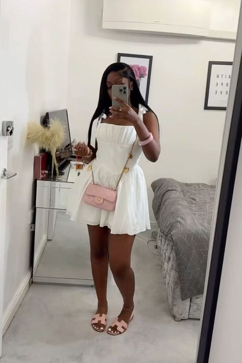 Birthday Girl Outfit Black Women, Baddie Wedding Guest Outfit, Cute Brunch Dresses, White Brunch Outfit Black Women, White Birthday Party Outfit, All White Brunch Outfits Black Women, Classy Brunch Outfit Black Woman, All White Casual Outfits For Women, Baby Shower Outfit For Guest Black Women