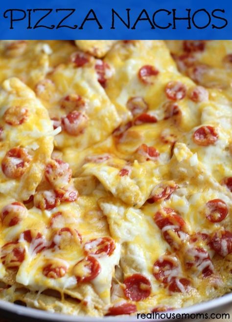 Pizza Nachos are so good to eat while you watch the game! Pizza Nachos, Egg Substitutes, Garlic Cream Sauce, Finger Food Appetizers, Football Food, Snacks Für Party, Party Food Appetizers, Pizza Toppings, Game Day Food