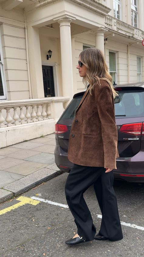 Brown Suede Blazer curated on LTK Brown Suede Blazer Outfit, Suede Blazer Outfit Women, Brown Velvet Blazer Outfit, Suede Loafers Outfit Women, Suede Blazer Outfit, Suede Loafers Outfit, Blue Trousers Outfit, Brown Suede Blazer, Loafers Outfit Women