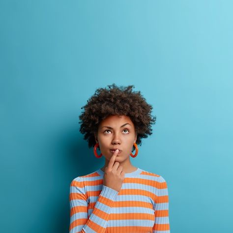 Thinking Photography, Thinking Photos, Thinking Pose, Red Hair Looks, Close Up Portrait, Brunette Woman, Close Up Portraits, Poster Background Design, Face Expressions