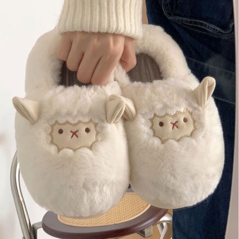 Cute Christmas Slippers, Sheep Products, Sheep Slippers, House Shoes Slippers, Slippers White, Fluffy Sheep, Kids Leather Shoes, Cute Lamb, Animal Slippers