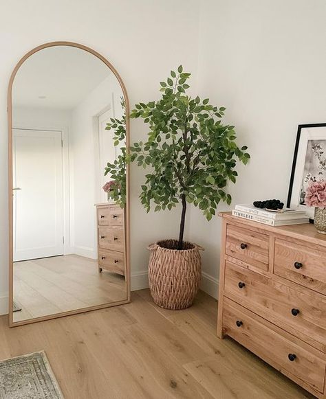 Large Bedroom Mirror, Full Length Mirror In Bedroom, Arched Mirror, Cozy Room Decor, Living Room Mirrors, Length Mirror, Room Makeover Bedroom, Full Length Mirror, Master Bedrooms Decor