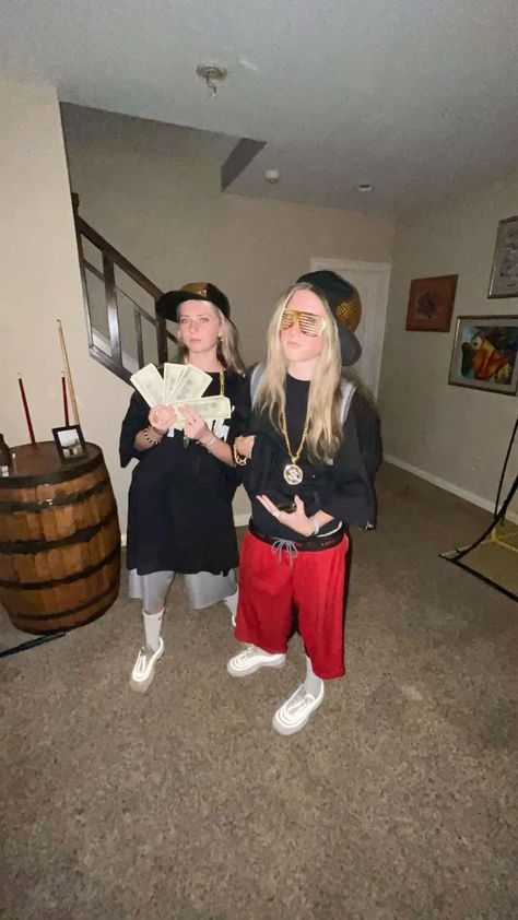 #halloween #couplecostume #aesthetic #halloweencostume #halloweenhorrornights #halloweenoutfit #halloweenshoot #platforms #cosplayfun Thug Halloween Costume Woman, Rapper Dress Up, Gangsters Halloween Costume, Lil Wayne Halloween Costume, 90s Rappers Costume, Super Funny Halloween Costumes, 90s Rapper Halloween Costume, Nelly Halloween Costume, Thugs Halloween Costumes