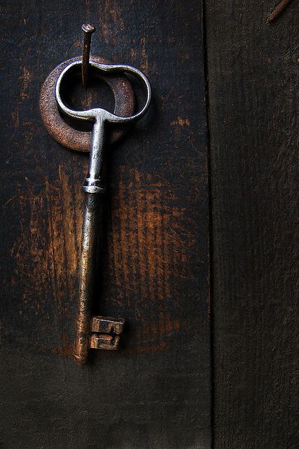 Key by 'Ajnagraphy'  |  Photo:  János Csongor Kerekes, Ljungby, Sweden  |  https://www.facebook.com/ajnagraphy  |  on Flickr Door Handles, The Doors Jim Morrison, Old Key, Old Keys, The Pirate King, Antique Keys, Key Lock, Vintage Pattern, Still Life