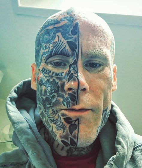 Face Tats, Face Tattoos For Women, Tattoo Spots, Tattoo Fails, Facial Tattoos, Facial Piercings, Inked Men, Face Tattoos, Face Tattoo