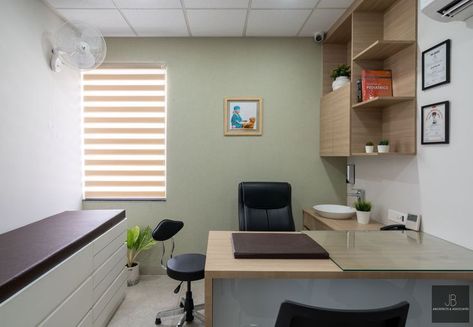 Hospital Sofa Design, Panchkarma Room Interior, Hospital Opd Room Interior Design, Clinic Setup Ideas, Hospital Consultation Room Design, Ayurveda Clinic Interior Design, Opd Room Interior Design, Doctor Room Design Interiors, Doctor Chamber Interior Design