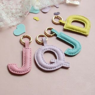 Alphabets locket chains Leather Keychain Ideas, Cars Accessories, Keychain Leather, Letter Keychain, Car Accessories For Girls, Best Cars, Summer Decorating Ideas, Fashion Jewelry Sets, Summer Decorating