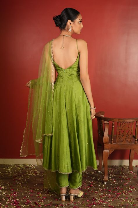 Buy Green Upada Silk Hand Embroidered Zardozi Deep Round Neck Panelled Anarkali Set For Women by Enamour By Radha Online at Aza Fashions. Stylish Party Wear Indian Dresses, Backyard California, Suits For Women Indian, Indian Bridesmaid Dresses, Desi Outfits, Green Silk Dresses, Anarkali Dress Pattern, Simple Kurti Designs, Traditional Indian Dress